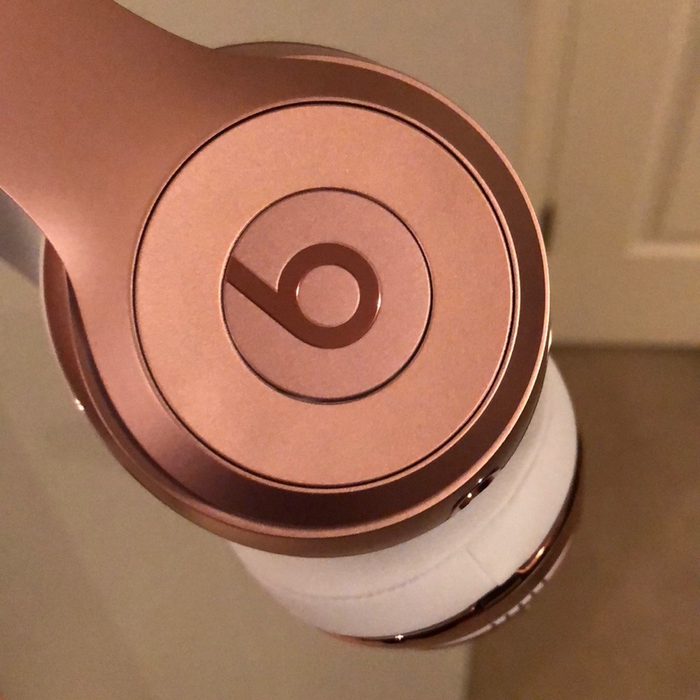Rose gold wireless beats solo three headphones